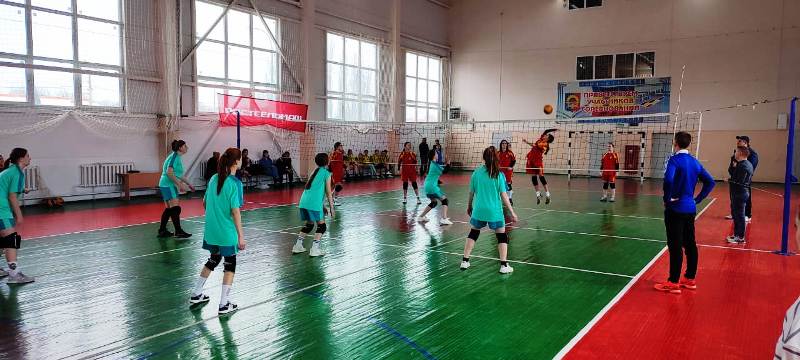 В Миллерово прошли соревнования по волейболу среди девушек
