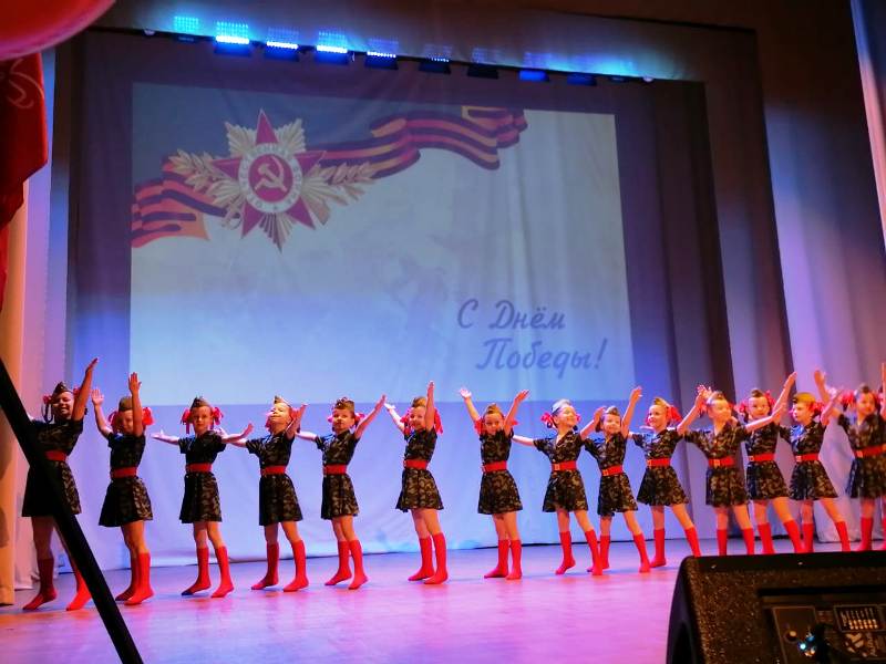 7 мая в Доме культуры Миллеровского района состоялся праздничный концерт, посвященный Дню Великой Победы