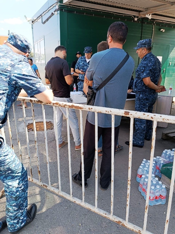 В Ростовской области силовики провели очередной рейд по выявлению незаконных мигрантов